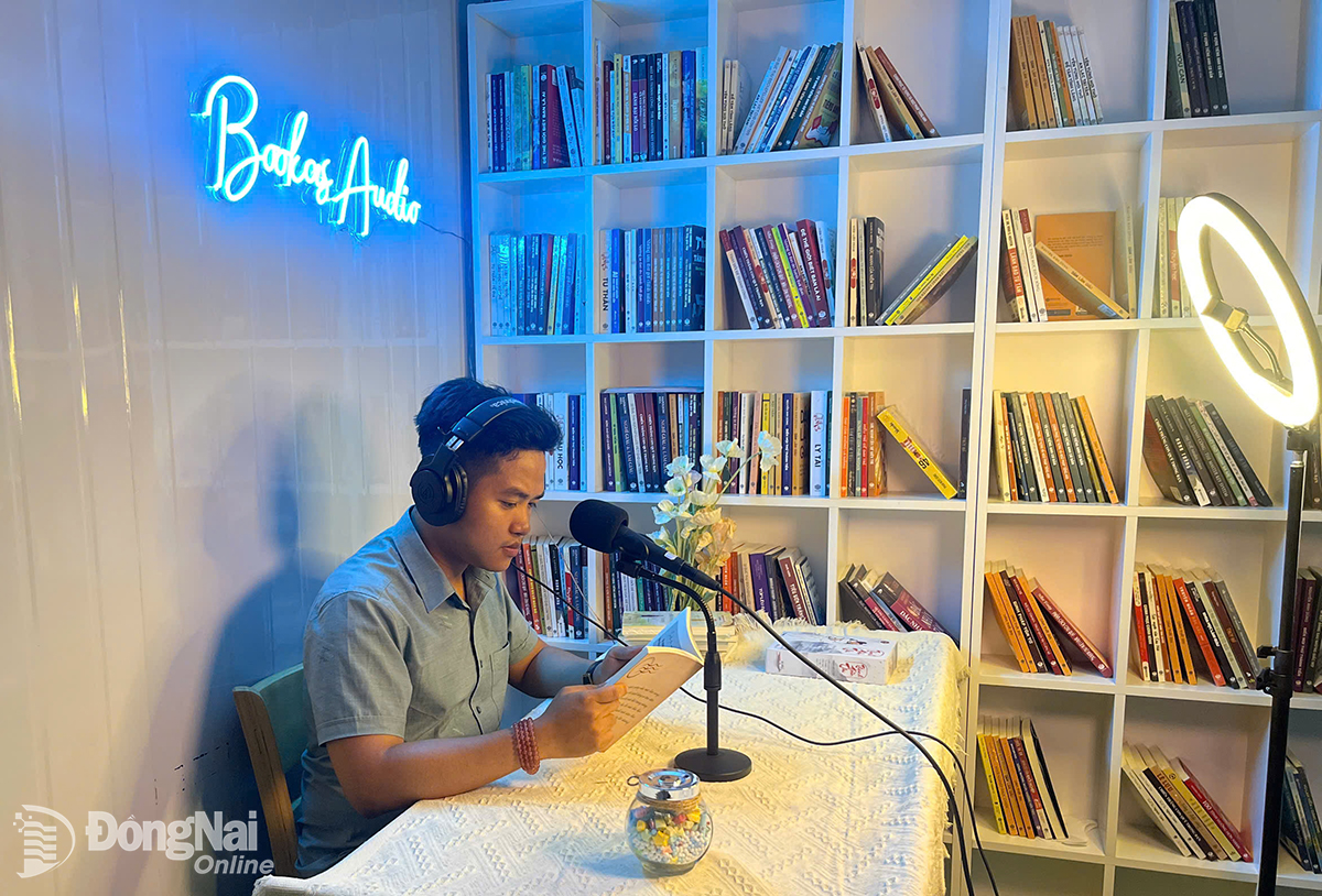 Người trẻ làm sách nói